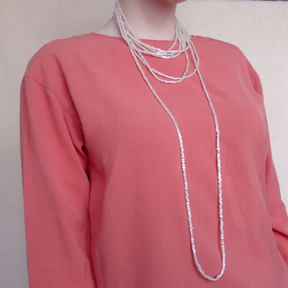 Silvery white beaded necklace - Picture 2 of 8